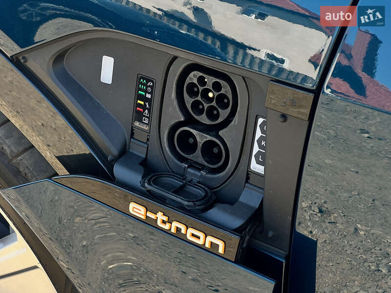 Позашляховик / Кросовер Audi e-tron 2022 в Луцьку