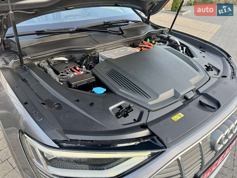 Внедорожник / Кроссовер Audi e-tron 2020 в Ивано-Франковске