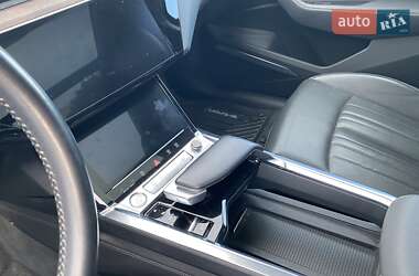 Внедорожник / Кроссовер Audi e-tron 2019 в 