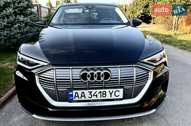 Внедорожник / Кроссовер Audi e-tron 2021 в 