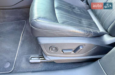 Внедорожник / Кроссовер Audi e-tron 2021 в 