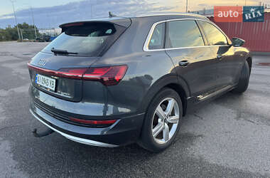 Внедорожник / Кроссовер Audi e-tron 2020 в 