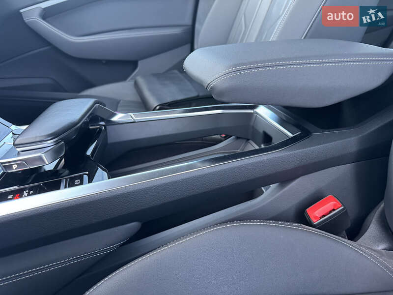 Внедорожник / Кроссовер Audi e-tron 2020 в Киеве фото 14 Внедорожник / Кроссовер Audi e-tron 2020 в Киеве