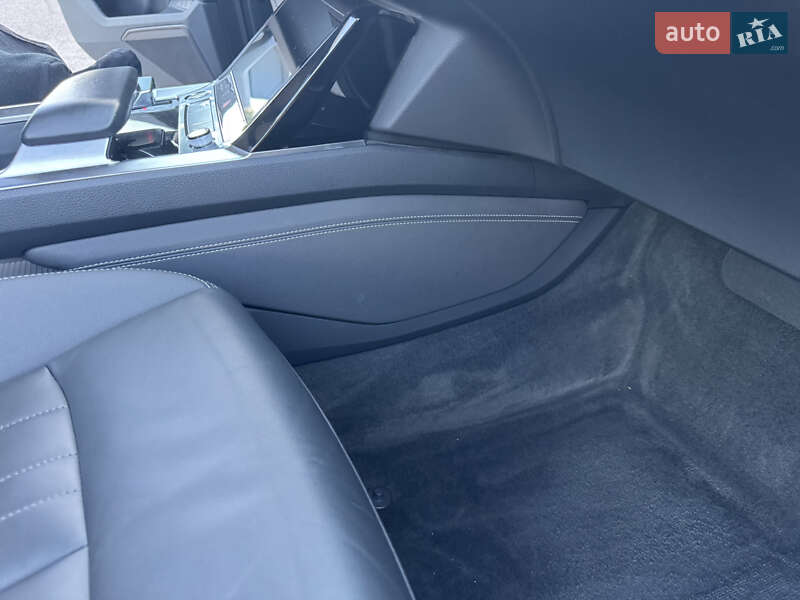 Внедорожник / Кроссовер Audi e-tron 2020 в Киеве фото 23 Внедорожник / Кроссовер Audi e-tron 2020 в Киеве