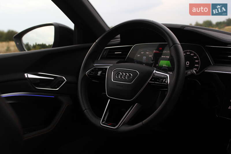 Позашляховик / Кросовер Audi e-tron 2023 в Києві