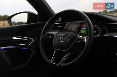 Внедорожник / Кроссовер Audi e-tron 2023 в 