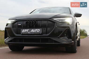 Внедорожник / Кроссовер Audi e-tron 2023 в 