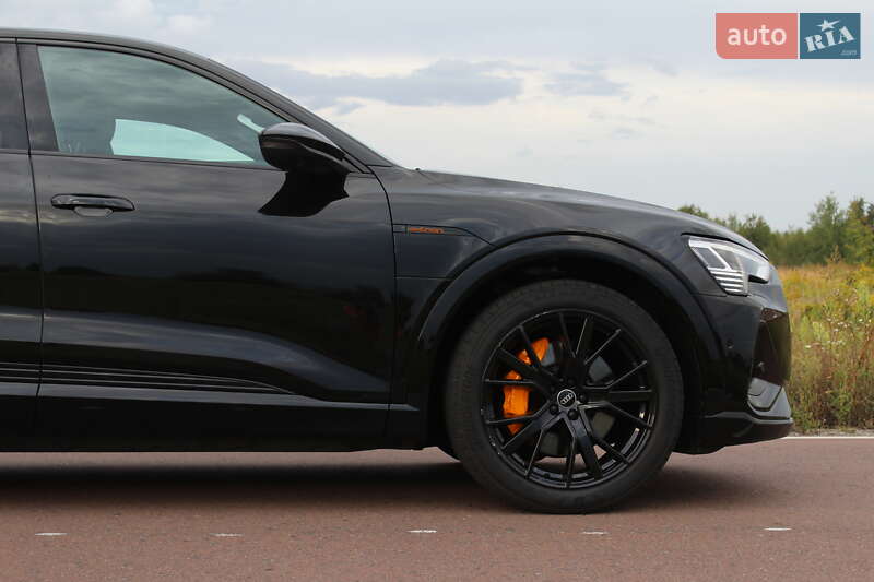 Позашляховик / Кросовер Audi e-tron 2023 в Києві