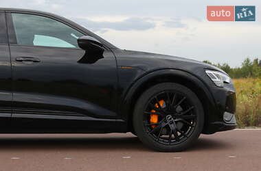 Внедорожник / Кроссовер Audi e-tron 2023 в 