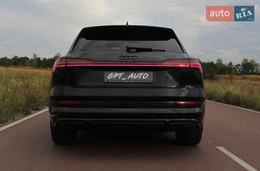 Внедорожник / Кроссовер Audi e-tron 2023 в 