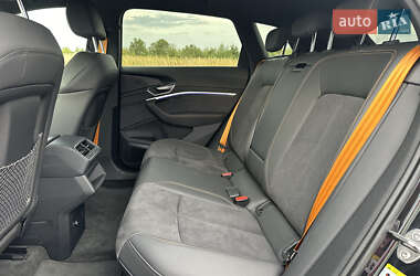 Внедорожник / Кроссовер Audi e-tron 2023 в 