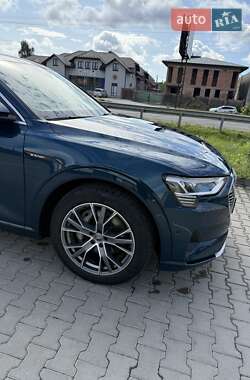 Внедорожник / Кроссовер Audi e-tron 2019 в 