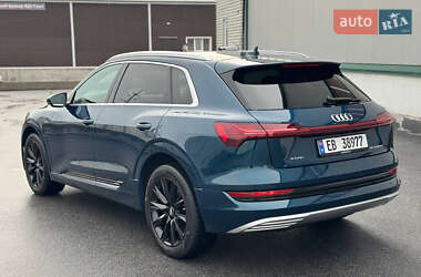 Внедорожник / Кроссовер Audi e-tron 2020 в 