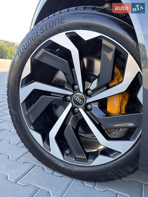 Позашляховик / Кросовер Audi e-tron 2020 в Чернівцях