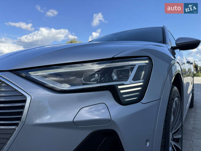 Позашляховик / Кросовер Audi e-tron 2021 в Мукачевому