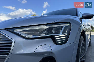 Внедорожник / Кроссовер Audi e-tron 2021 в 