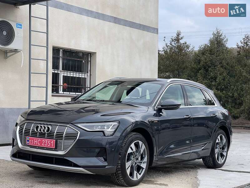 Позашляховик / Кросовер Audi e-tron 2019 в Кореці