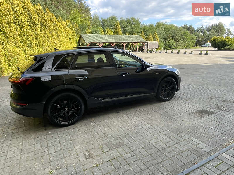 Позашляховик / Кросовер Audi e-tron 2023 в Львові