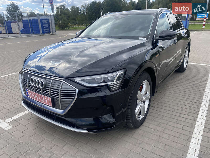 Внедорожник / Кроссовер Audi e-tron 2019 в Дубно