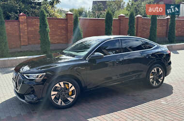 Внедорожник / Кроссовер Audi e-tron 2021 в 