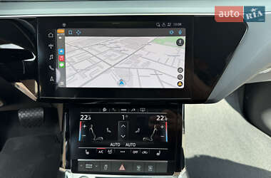 Внедорожник / Кроссовер Audi e-tron 2021 в 
