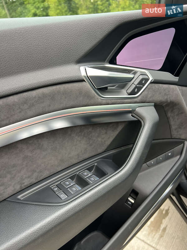 Позашляховик / Кросовер Audi e-tron 2021 в Луцьку