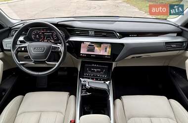 Внедорожник / Кроссовер Audi e-tron 2021 в 