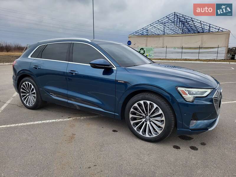 Внедорожник / Кроссовер Audi e-tron 2019 в Полтаве