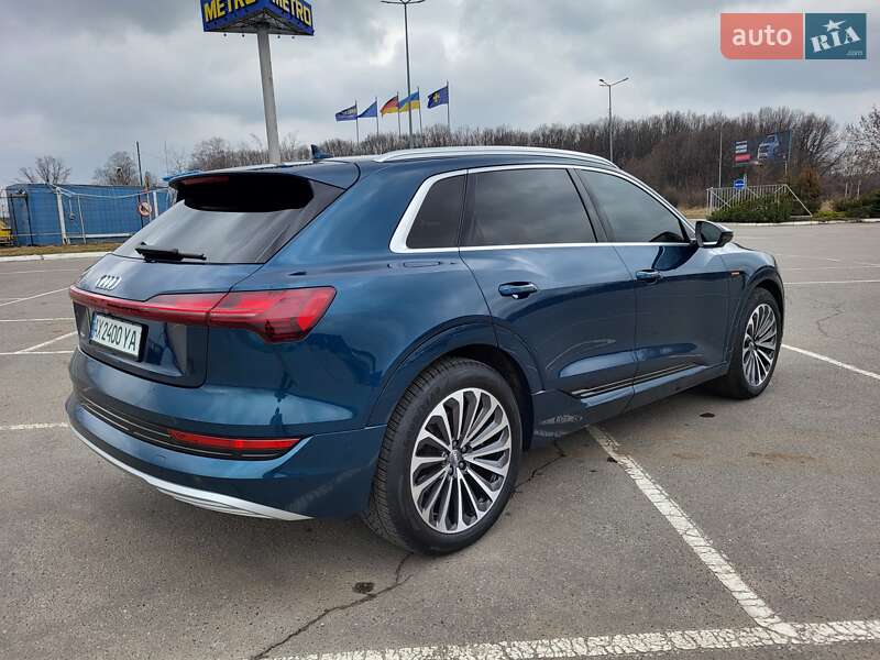 Внедорожник / Кроссовер Audi e-tron 2019 в Полтаве