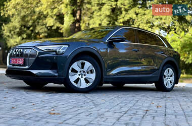 Внедорожник / Кроссовер Audi e-tron 2019 в 
