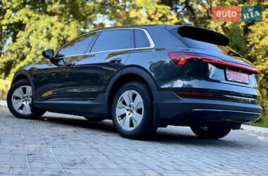 Внедорожник / Кроссовер Audi e-tron 2019 в 