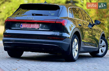 Внедорожник / Кроссовер Audi e-tron 2019 в 