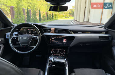Позашляховик / Кросовер Audi e-tron 2020 в 