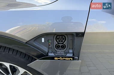 Позашляховик / Кросовер Audi e-tron 2020 в 