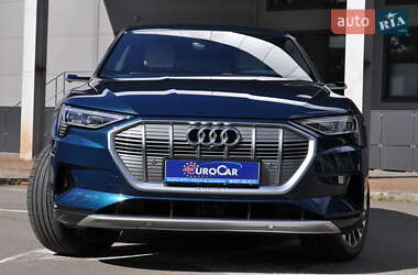 Позашляховик / Кросовер Audi e-tron 2019 в 
