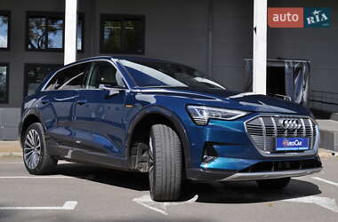 Позашляховик / Кросовер Audi e-tron 2019 в 