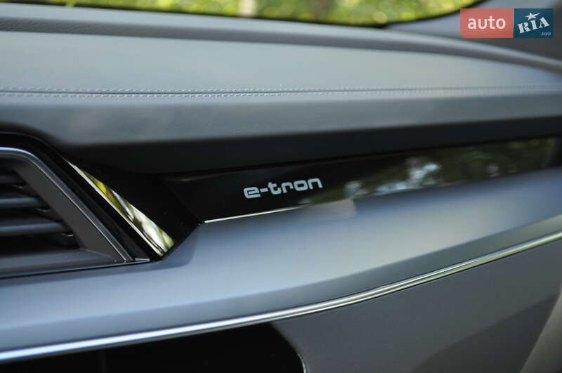 Внедорожник / Кроссовер Audi e-tron 2019 в Киеве