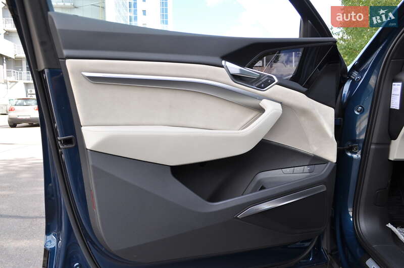 Внедорожник / Кроссовер Audi e-tron 2019 в Киеве
