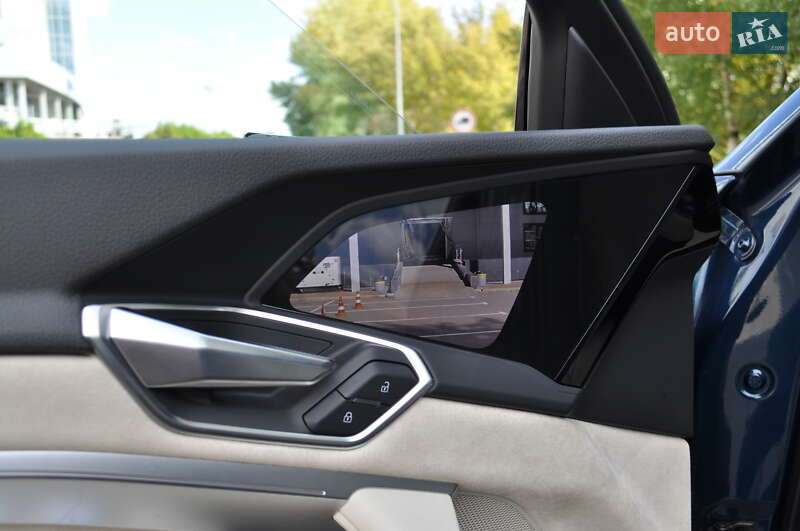 Внедорожник / Кроссовер Audi e-tron 2019 в Киеве