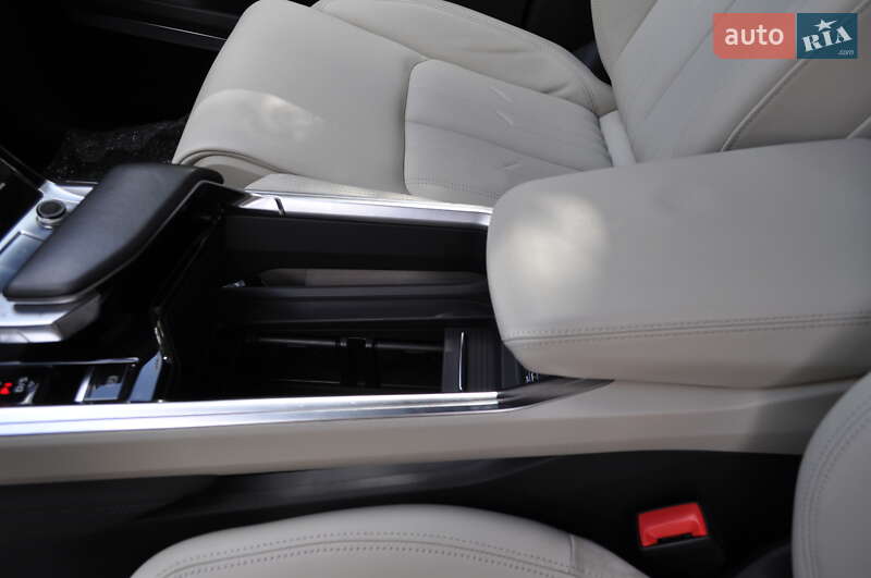 Внедорожник / Кроссовер Audi e-tron 2019 в Киеве