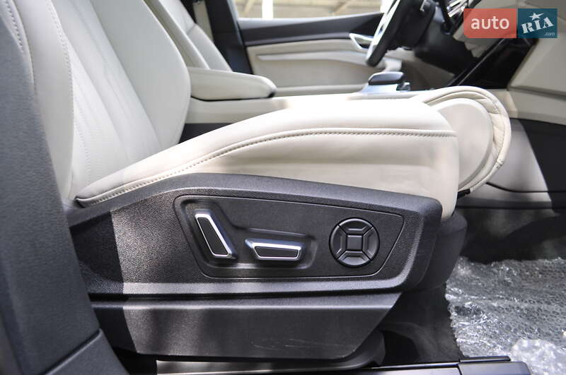 Внедорожник / Кроссовер Audi e-tron 2019 в Киеве