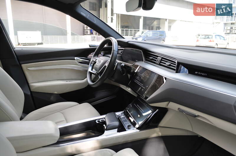 Внедорожник / Кроссовер Audi e-tron 2019 в Киеве