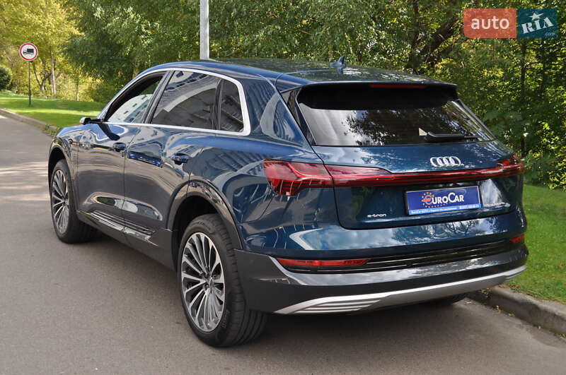 Внедорожник / Кроссовер Audi e-tron 2019 в Киеве