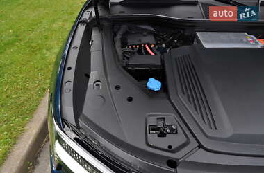 Позашляховик / Кросовер Audi e-tron 2019 в 