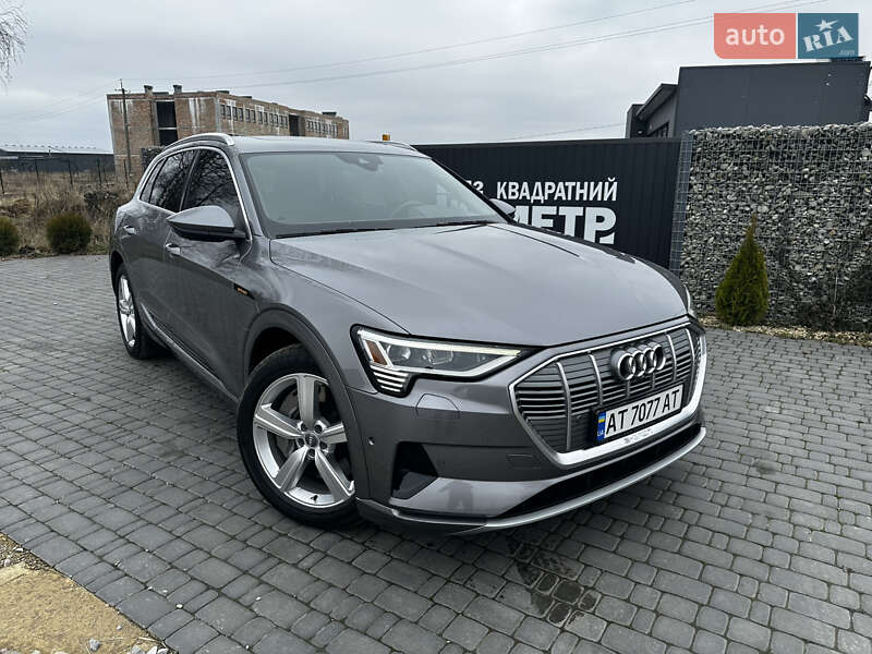 Внедорожник / Кроссовер Audi e-tron 2019 в 