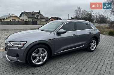 Внедорожник / Кроссовер Audi e-tron 2019 в 