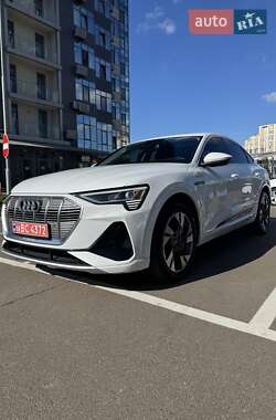 Внедорожник / Кроссовер Audi e-tron 2021 в 