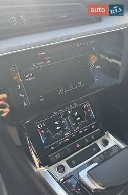 Внедорожник / Кроссовер Audi e-tron 2021 в 