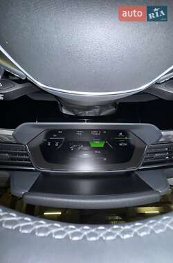 Внедорожник / Кроссовер Audi e-tron 2021 в 
