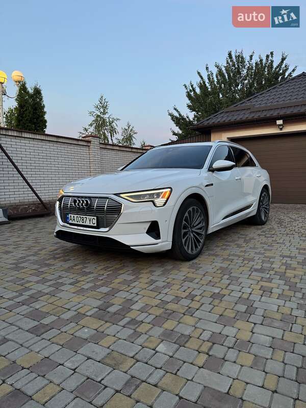 Внедорожник / Кроссовер Audi e-tron 2019 в Киеве